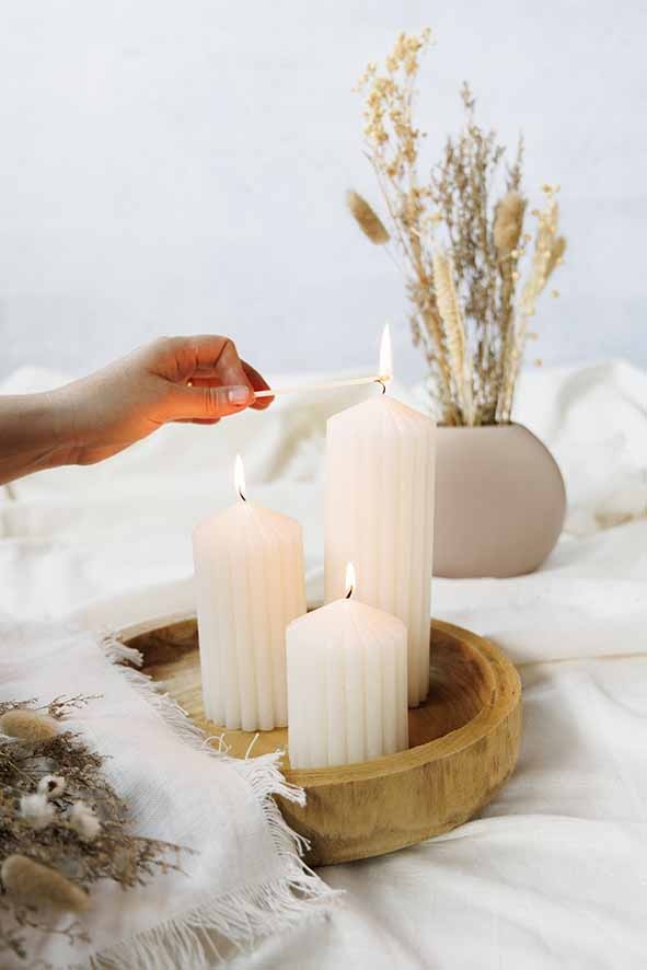 Ribble Kaars – Decoratieve Kaars met Geribbelde Structuur – Sfeervolle Handgemaakte Designkaars – Stijlvol voor Interieur & Tafeldecoratie