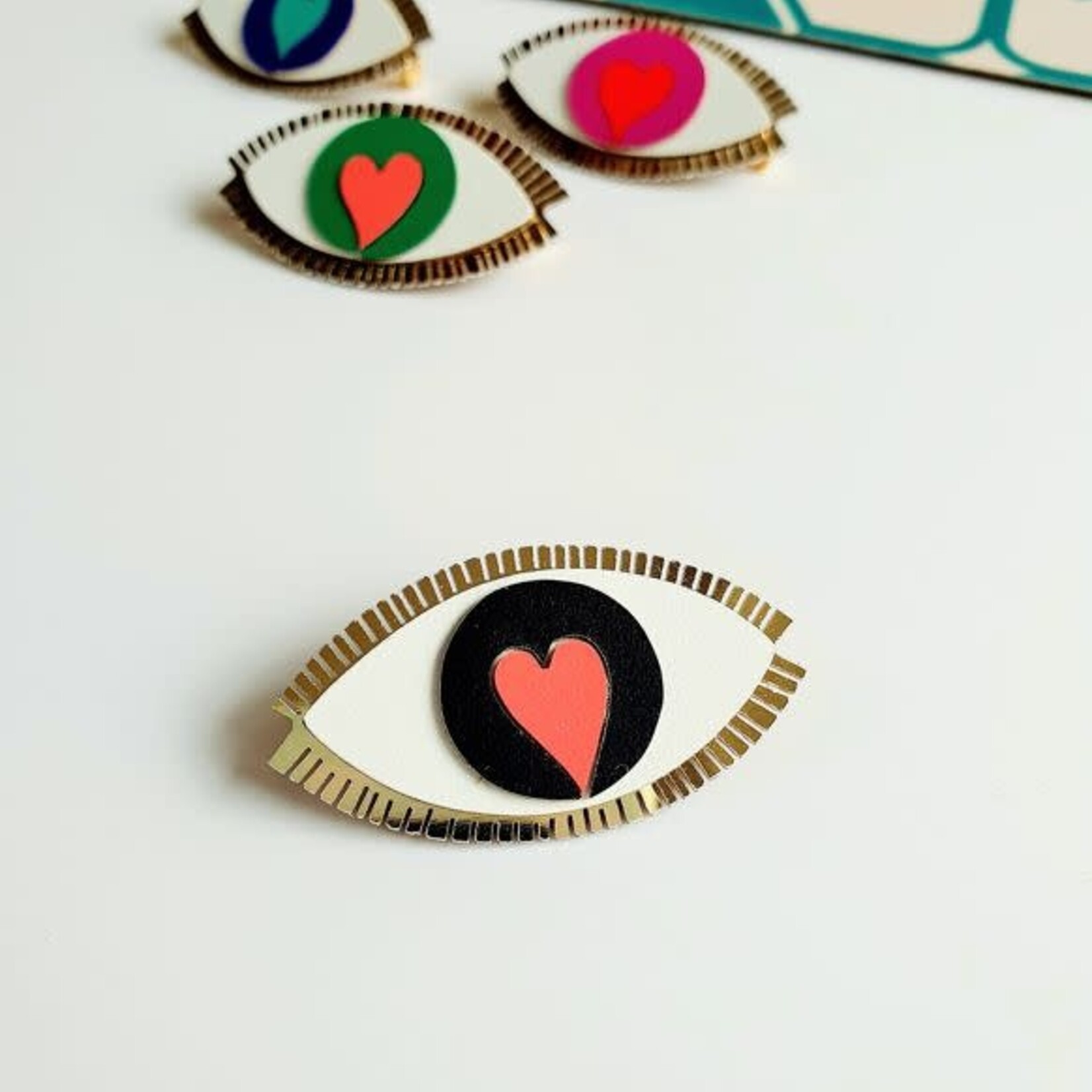 ROSE BOUCHON -  Broche Oeil pour Oeil black