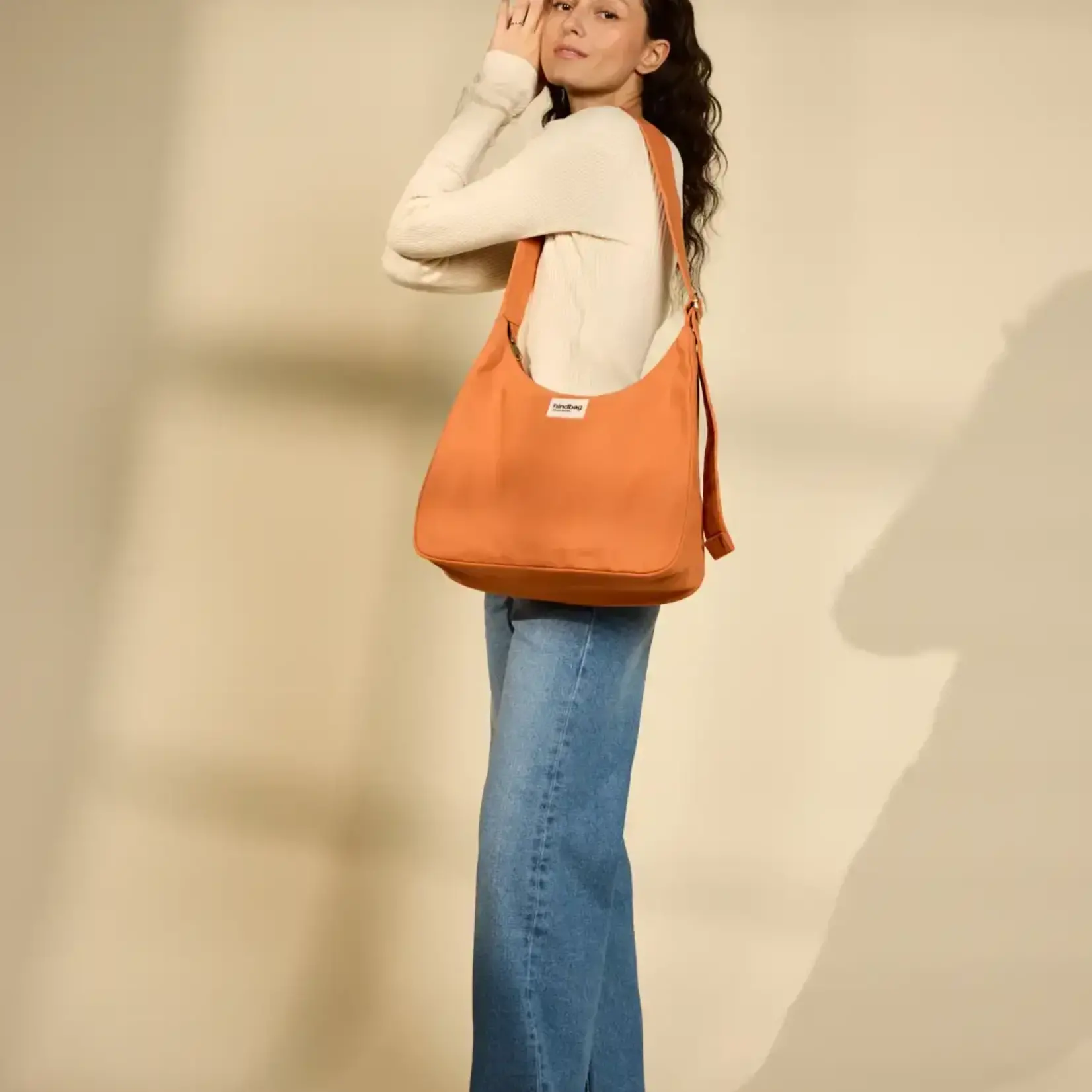 HINDBAG - Sac hobo Claire - Sienne