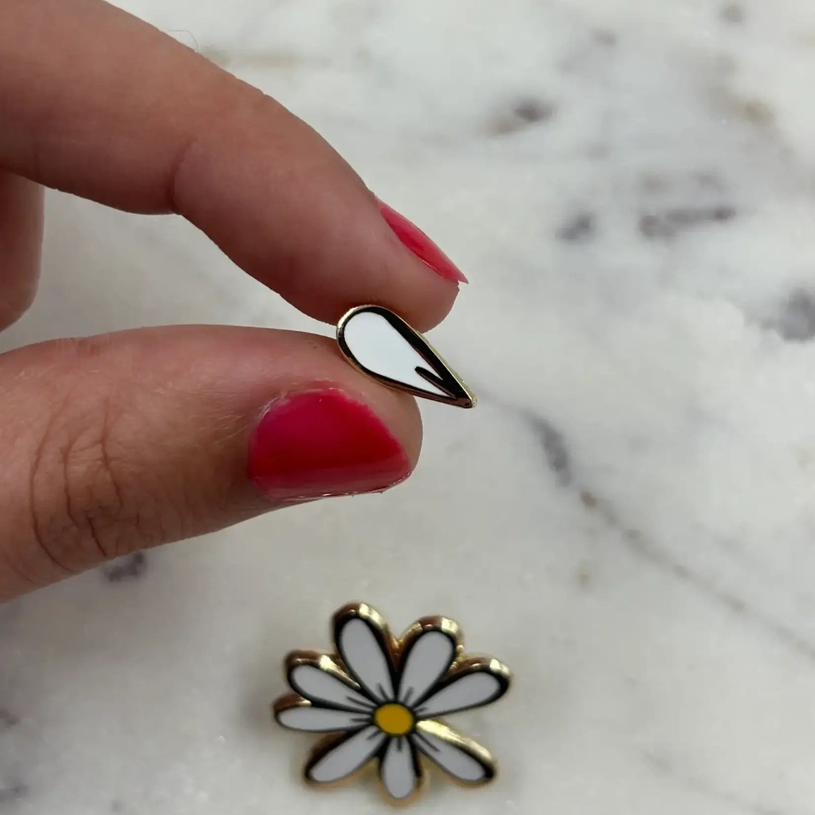 Les Imprimeuses Les Imprimeuses Pin's - Marguerite - A la folie