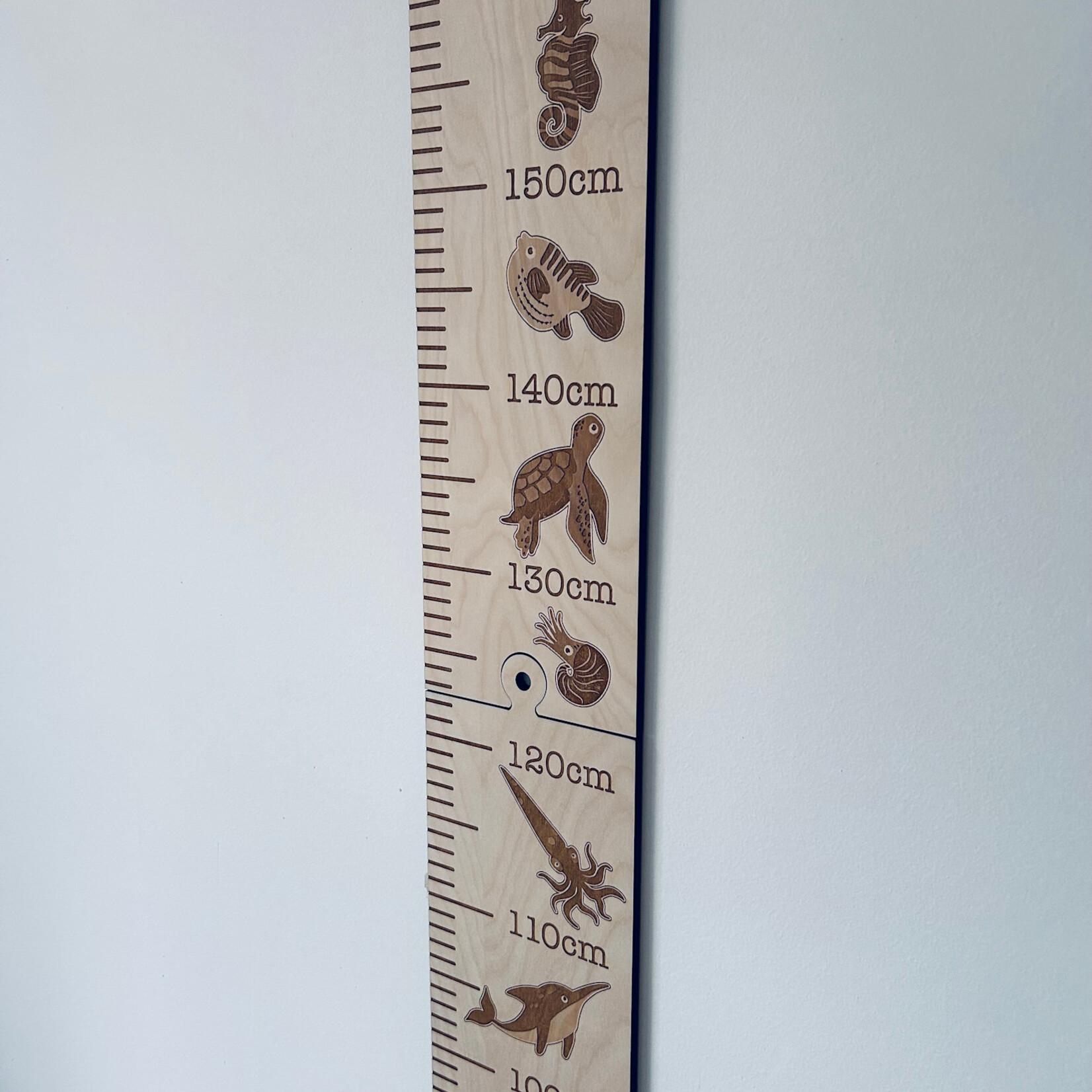 One Of A Kind LASERCUT - Toise 2 mètres personnalisée