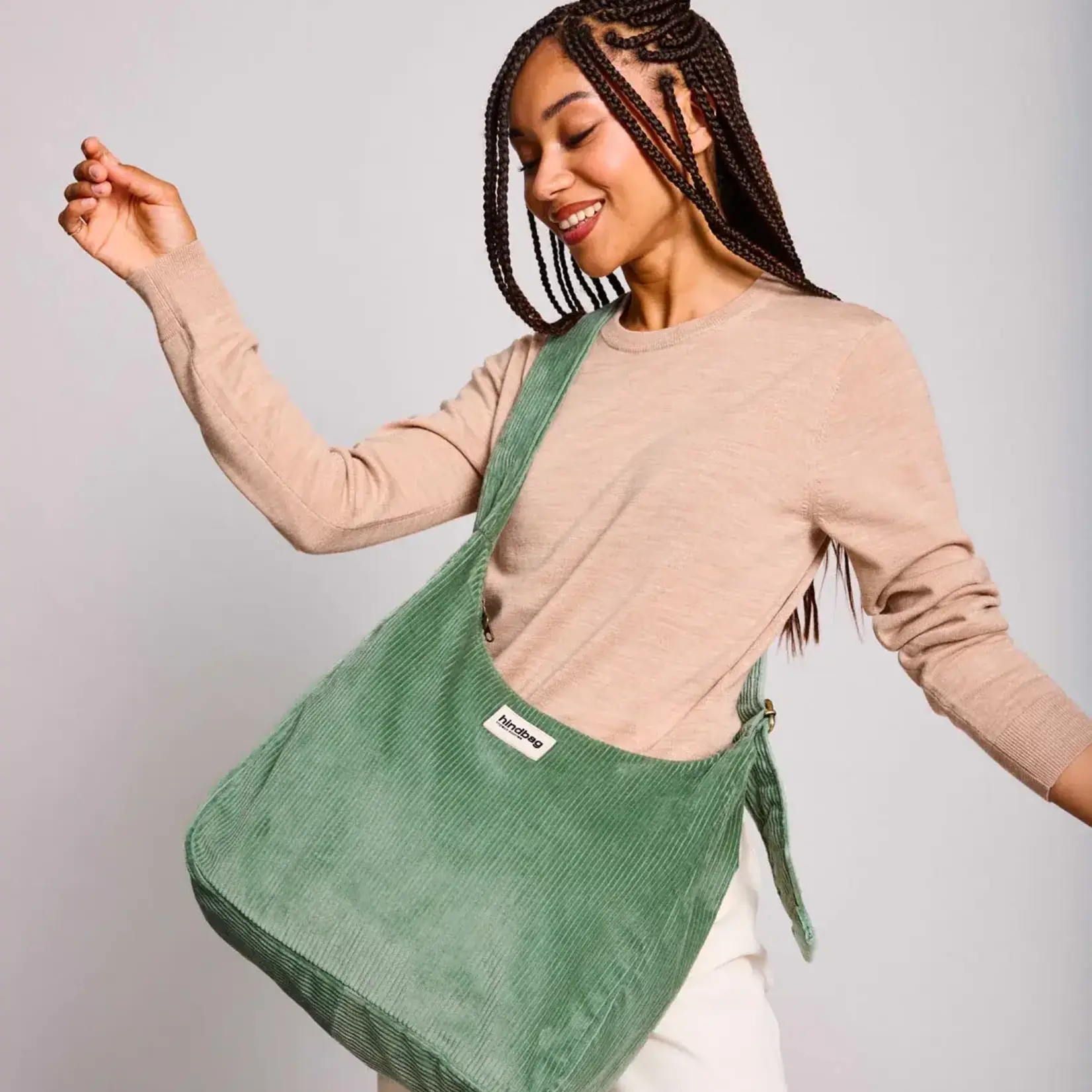 HINDBAG HINDBAG - Sac hobo Claire - Velours vert d'eau