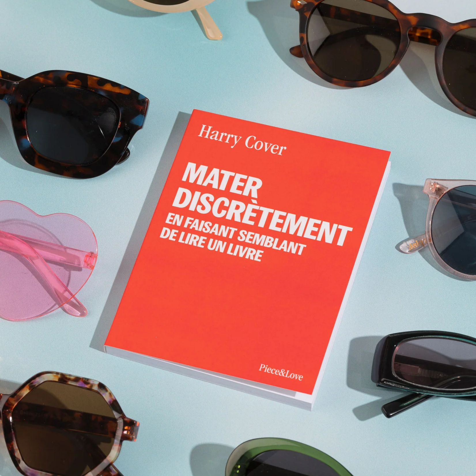 Piece & Love - Carnet - Mater discrètement en faisant semblant de lire un livre