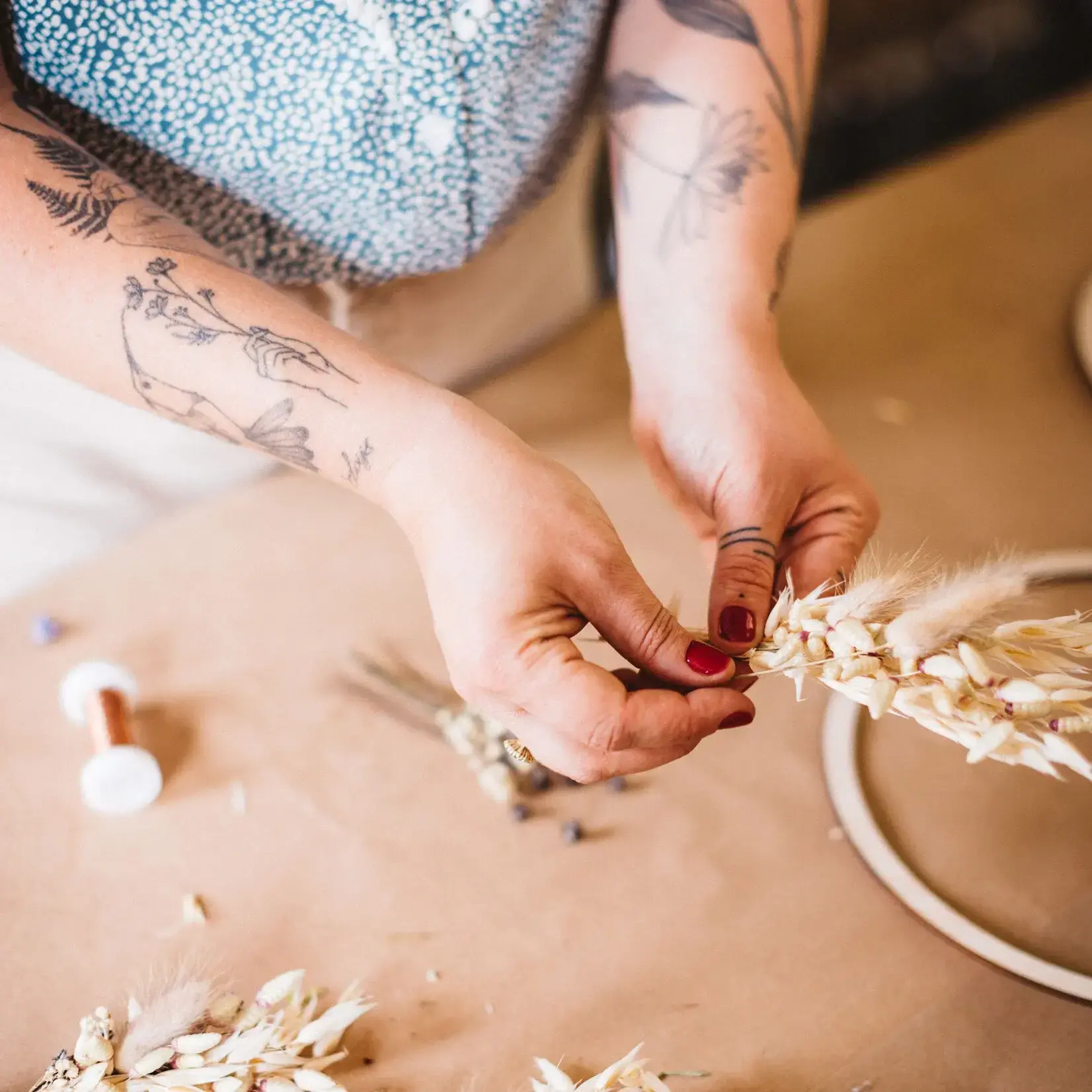 One Of A Kind Atelier - Couronne de fleurs séchées
