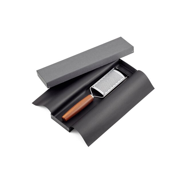 Triangle Duurzame RVS Kaasrasp met Pruimenhouten Handvat – Elegant & Efficiënt