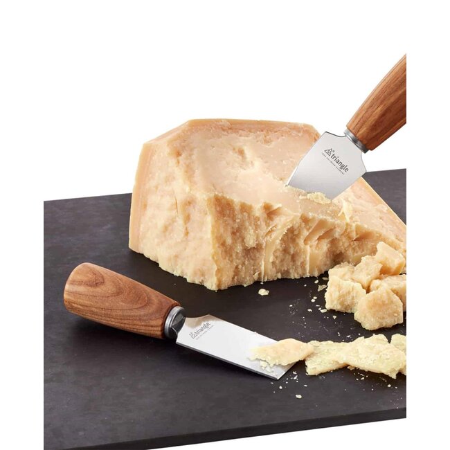 Triangle Parmezaan Kaasmes met Punt Lemmet – Essenhouten Heft – Handgemaakt