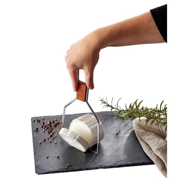 Triangle Pruimenhouten Kaassnijder 13 cm – Ideaal voor Zachte Kazen – FSC-gecertificeerd