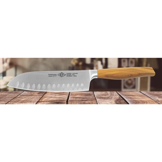 Eikaso Solingen Santokumes 20 cm – Gesmeed met Kullenschliff – Olijfhouten Handvat