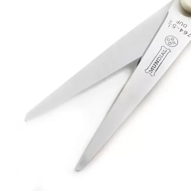 Mundial Kleurrijke en ergonomische hobbyschaar – lichtgewicht en scherp – 14 cm