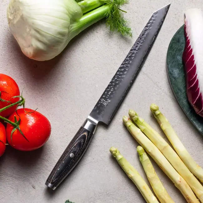 Yaxell Ketu Vleesmes 23 cm – SG2 Stalen Kern – Tsuchime Finish – Pakkahout Handvat