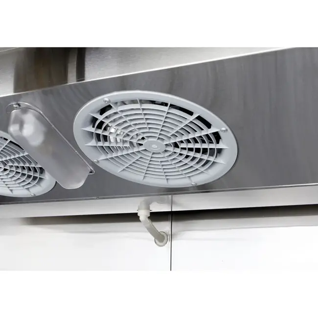 Arktic Ruime vriezer – 6 schappen – zelfsluitende deuren – verrijdbaar – geforceerde koeling – 1240L