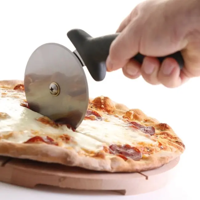 HENDI Pizzasnijder – Roestvast staal – Polypropyleen handvat – 230 mm – Zwart