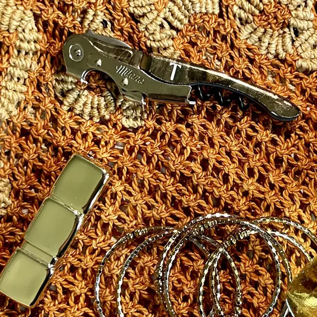 TRINK Luxe gouden sommeliermes – Italiaans design – Volledig metalen handvat – Dubbele hefboom – Compact en opvouwbaar