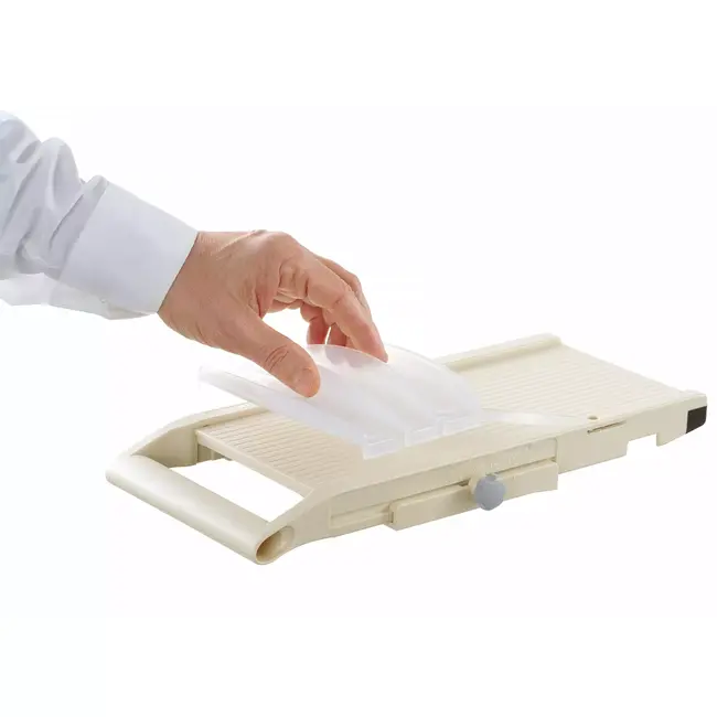 HENDI Japanse mandoline – verstelbare snijdikte – brede snijoppervlak – met vingerbeschermer – 380x180x45 mm