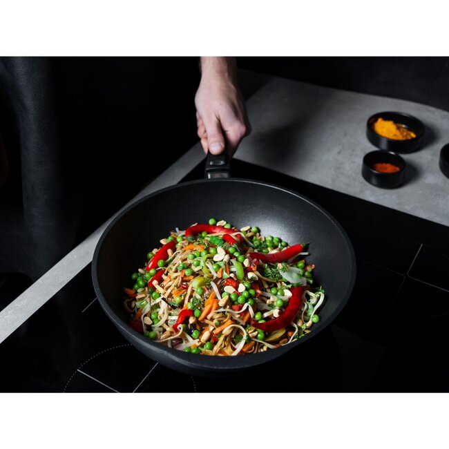 AMT Gastroguss Wokpan – Titanium Coating – Ø 30 cm – Inductie & Ovenbestendig – 2,7 Liter