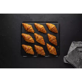 AMT Gastroguss Gastronorm bakplaat 37 x 33 cm GN 2/3 dikte 2 mm geperforeerd LOTAN® antiaanbaklaag voor oven