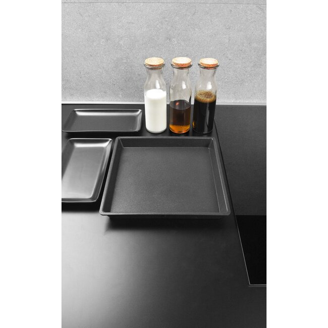 AMT Gastroguss Vierkante pan – glad oppervlak – stapelbaar – 26x26 cm – aluminium – non-stick