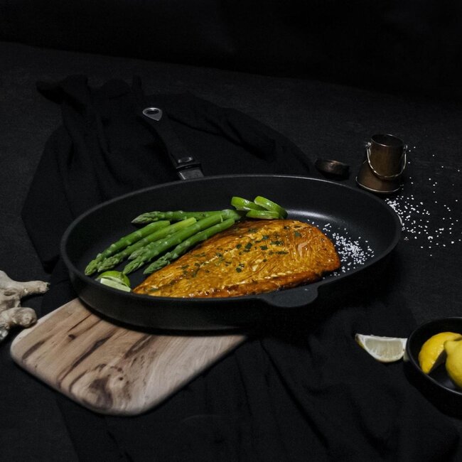 AMT Gastroguss Ovale vispan – gietaluminium – Lotan® anti-aanbaklaag – 41x27 cm – inductie en ovenbestendig