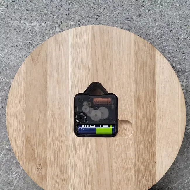 HOCHO Massief Eikenhouten Klok – 230x240x20 mm – Scandinavisch Design