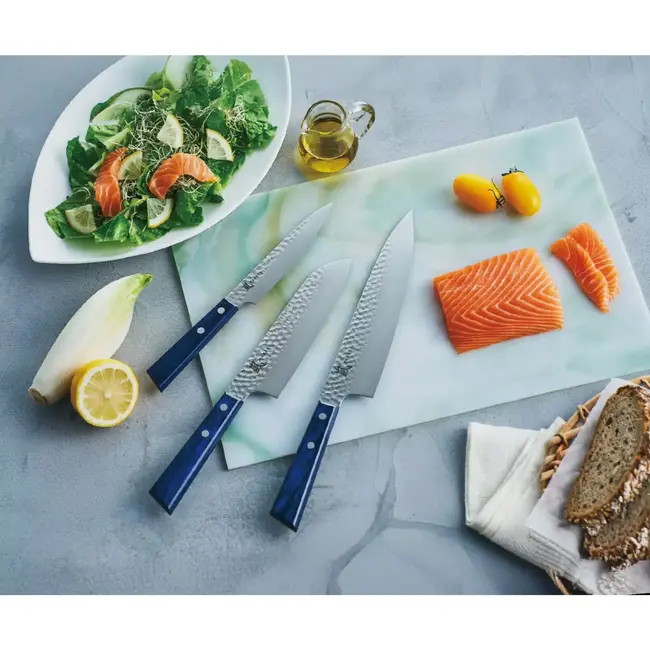 Yaxell BLUE BREEZE Universeelmes – 12 cm – MOVAX Staal – Gehamerde Afwerking – Blauw Pakkahout