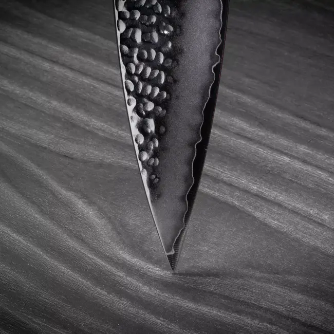 Yaxell Taishi Koksmes 24 cm – VG-10 Staal – Hardheid 61 HRC – Tsuchime Afwerking – Gehamerd Lemmet – Zwart Pakka Beukenhout Handvat