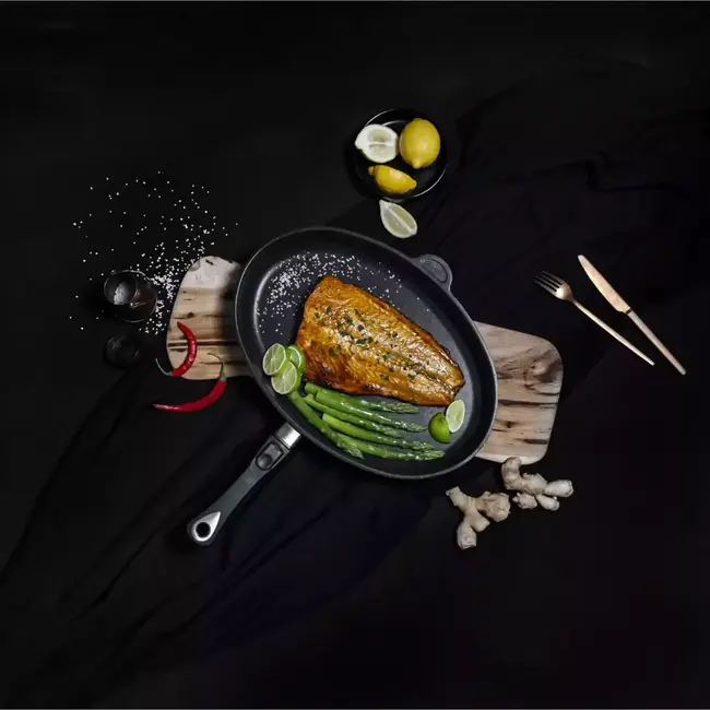 AMT Gastroguss Ovale vispan – gietaluminium – Lotan® anti-aanbaklaag – 41x27 cm – inductie en ovenbestendig