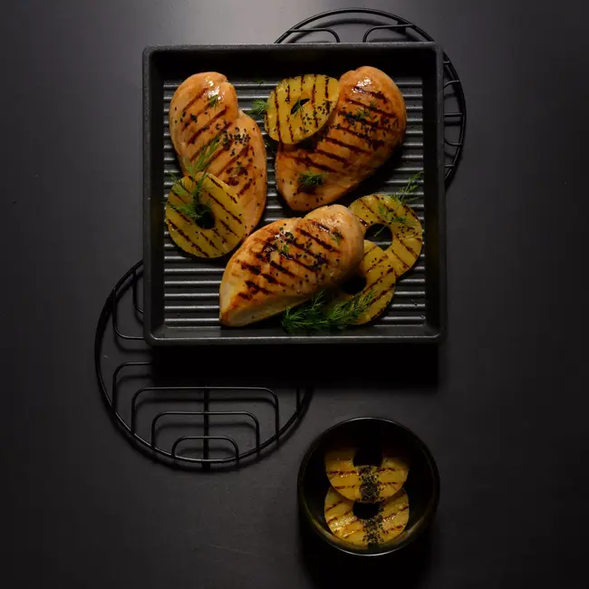 AMT Gastroguss Vierkante grillpan – 26x26 cm – Diepe grilloppervlakte – 2 cm diep