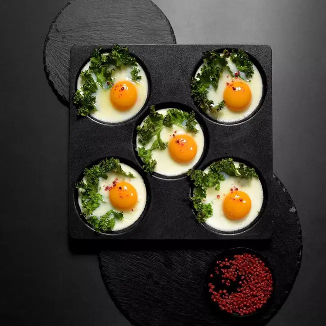 AMT Gastroguss 5-vaks bakplaat – Handgegoten aluminium – Lotan antiaanbaklaag – 28x29 cm – Ovenbestendig tot 240°C