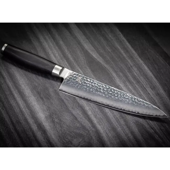 Yaxell Taishi Koksmes 20 cm – VG-10 Staal – Hardheid 61 HRC – Tsuchime Afwerking – Gehamerd Lemmet – Zwart Pakka Beukenhout Handvat