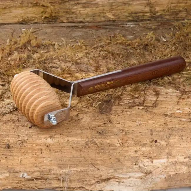 Mars Coat-King Massage Roller – Geribbeld Beukenhout – Voor Honden en Paarden – Stressverlichting – 19 cm