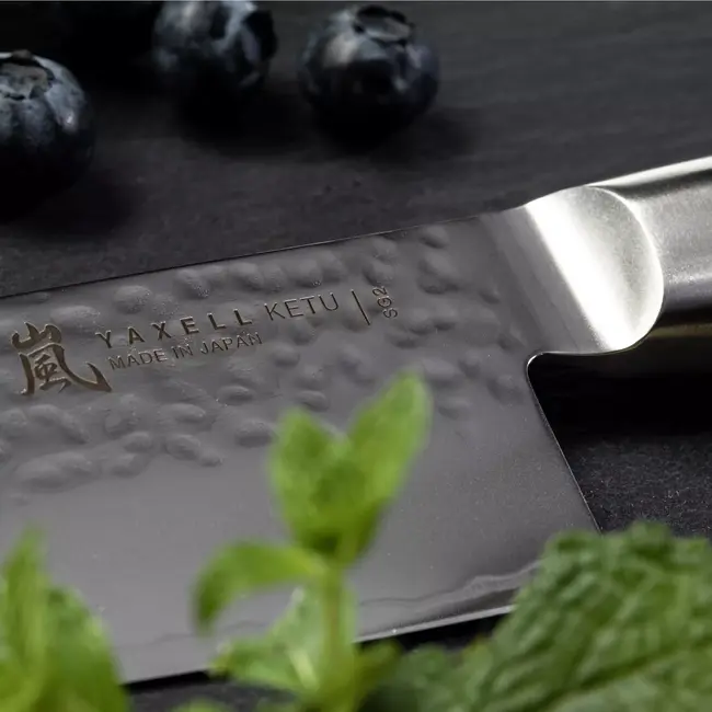 Yaxell Ketu Santokumes 16,5 cm – SG2 Stalen Kern – Tsuchime Finish – Pakkahout Handvat