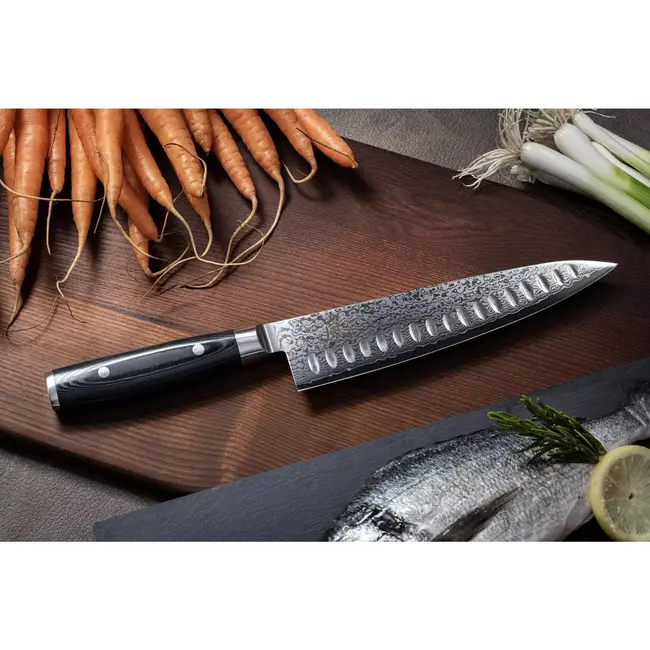 Yaxell Ran Koksmes met Kuiltjes 20 cm – 69 Lagen Damaststaal – VG10 Staal – 61 HRC – Canvas-Micarta Heft