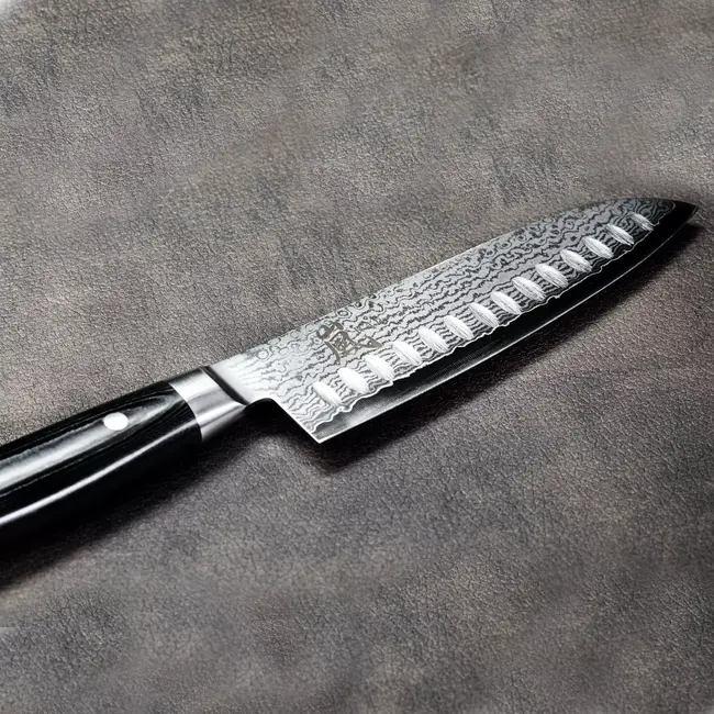 Yaxell Ran Santoku Koksmes 16,5cm met Kuiltjes – 69 Lagen Damaststaal – VG10 Staal – 61 HRC – Canvas-Micarta Heft