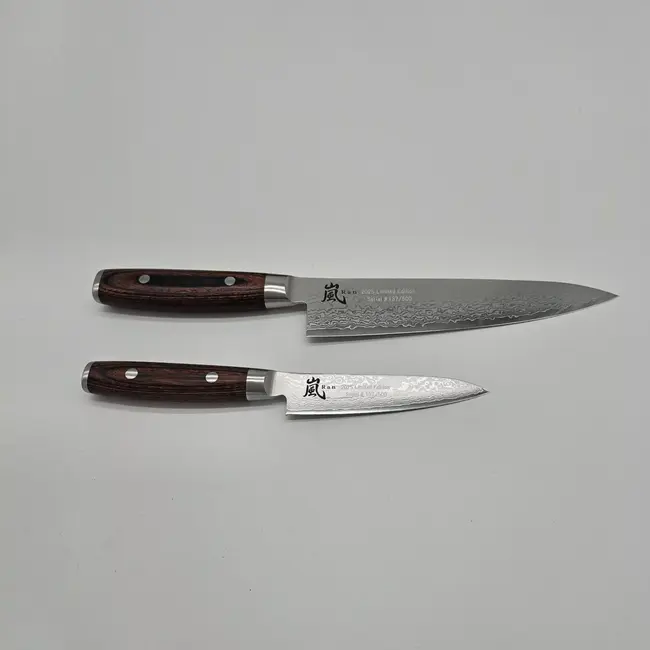 Yaxell Ran Messenset – Giftset – 2-delig – Koksmes 20 cm & Universeelmes 12 cm – 69 Lagen Damaststaal – VG10 Staal – 61 HRC – Mahonie Heft - Limited Edition