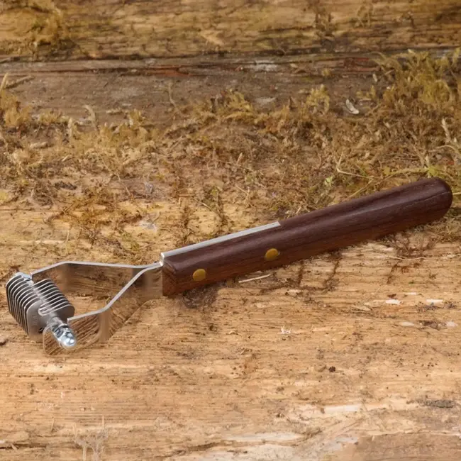 Mars Coat-King Uitdunkam voor Dieren – Mini Fijn – 1,5 mm – 10 Messen – FSC Houten Handvat