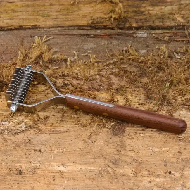 Mars Coat-King Trimmer met houten handvat – 12 stompe bladen – Verwijdert los en dood haar – Geschikt voor honden