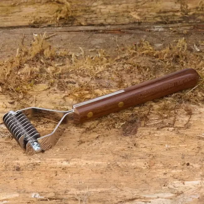 Mars Coat-King Uitdunkam voor Dierenvachten – Middelgroot – 3,5 mm – 10 Messen – Houten Handvat