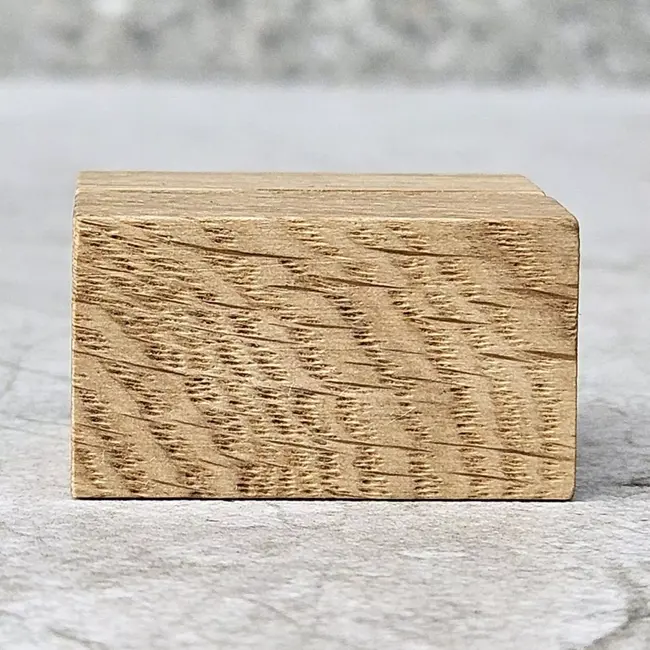 HOCHO Eikenhouten Mini Kaartenhouder 34 mm – Stijlvolle en Functionele Display