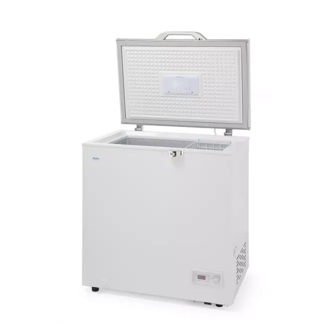 Arktic Professionele vrieskist van aluminium met geforceerde koeling en -26 °C bereik