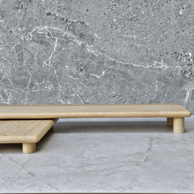 HOCHO Onyx Eiken serveertray Aya 565 x 140 x 55 mm met pootjes, hard wax, ideaal voor sushi, presentatie en gravure