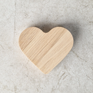 HOCHO Heart Eikenhouten mini hart 100 x 90 x 20 mm, onbehandeld en perfect voor gravure, woondecoratie, zakelijk geschenk of educatieve spellen