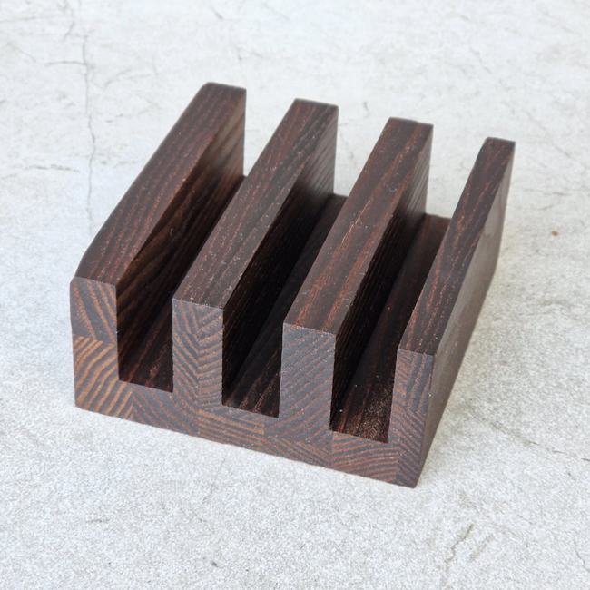HOCHO Kubo plankhouder voor 3 snij en serveerplanken, thermo-essen 110 x 115 x 50 mm met paraffine olie
