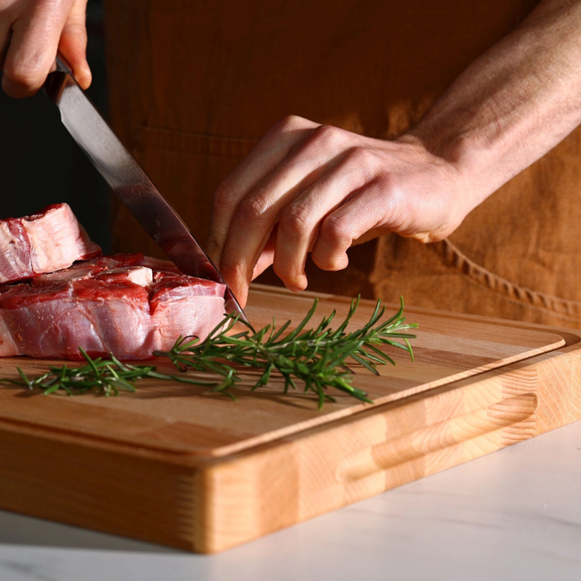 HOCHO Siren groot snijblok van beukenhout 520 x 380 x 40 mm, met sapgeul en handgrepen, afgewerkt met plantaardige olie