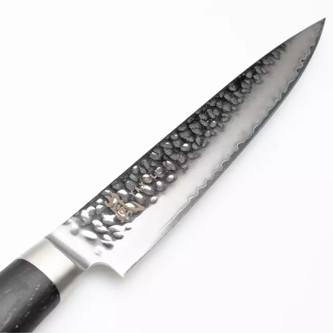Yaxell Taishi Vleesmes 18 cm – VG-10 Staal – Hardheid 61 HRC – Tsuchime Afwerking – Gehamerd Lemmet – Zwart Pakka Beukenhout Handvat