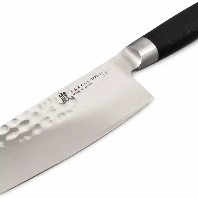 Yaxell Taishi Santoku Mes 12,5 cm – VG-10 Staal – Hardheid 61 HRC – Tsuchime Afwerking – Gehamerd Lemmet – Zwart Pakka Beukenhout Handvat