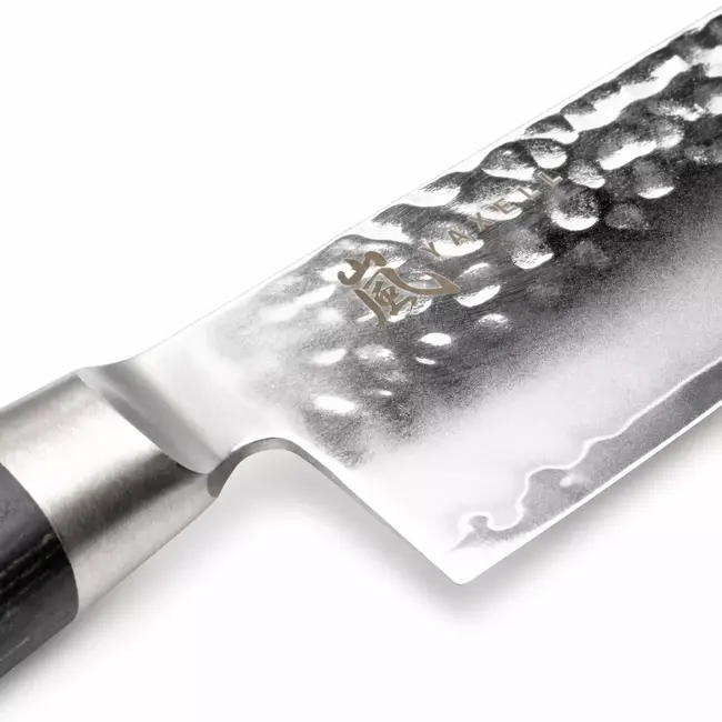 Yaxell Taishi Santoku Mes 12,5 cm – VG-10 Staal – Hardheid 61 HRC – Tsuchime Afwerking – Gehamerd Lemmet – Zwart Pakka Beukenhout Handvat