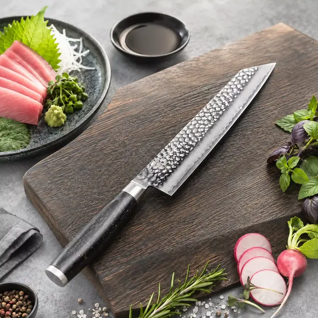 Yaxell Taishi Kiritsuke Koksmes 20 cm – VG-10 Staal – Hardheid 61 HRC – Tsuchime Afwerking – Gehamerd Lemmet – Zwart Pakka Beukenhout Handvat