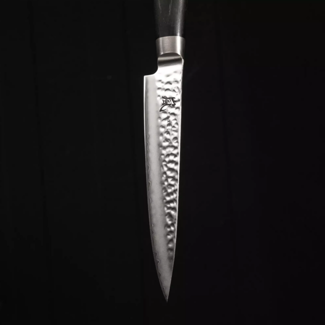 Yaxell Taishi Vleesmes 18 cm – VG-10 Staal – Hardheid 61 HRC – Tsuchime Afwerking – Gehamerd Lemmet – Zwart Pakka Beukenhout Handvat