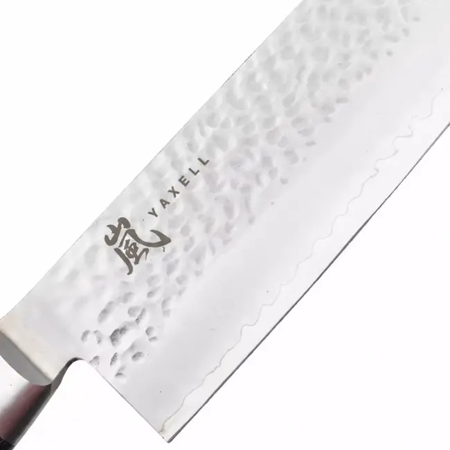 Yaxell Taishi Koksmes 24 cm – VG-10 Staal – Hardheid 61 HRC – Tsuchime Afwerking – Gehamerd Lemmet – Zwart Pakka Beukenhout Handvat