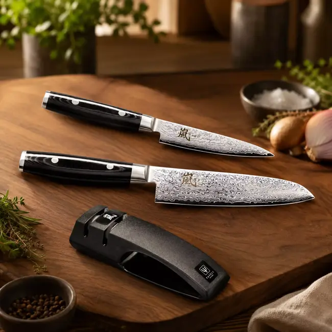 Yaxell Ran Messenset – Giftset – 3-delig – Messenlijper met Santoku Mes 16,5 cm en Universeelmes 12 cm - 69 Lagen Damaststaal – VG10 Staal – 61 HRC – Canvas-Micarta Heft